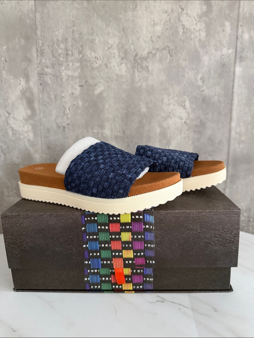 NEW Bernie Mev capri Navy Jean Woven Slide Sandals with Tan Footbed sz 5 / 36